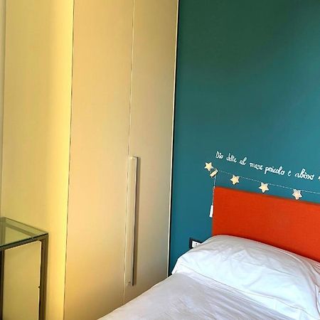 Spaziosa Camera Con Letto Alla Francese E Balcone A 500 Mt Dal Mare Marina Di Carrara Exterior foto